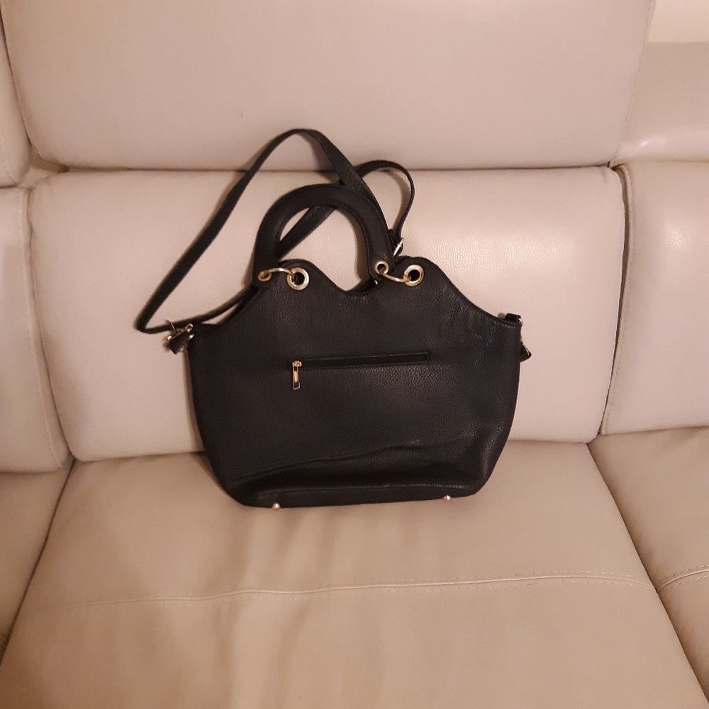 Womens black zippered handbag